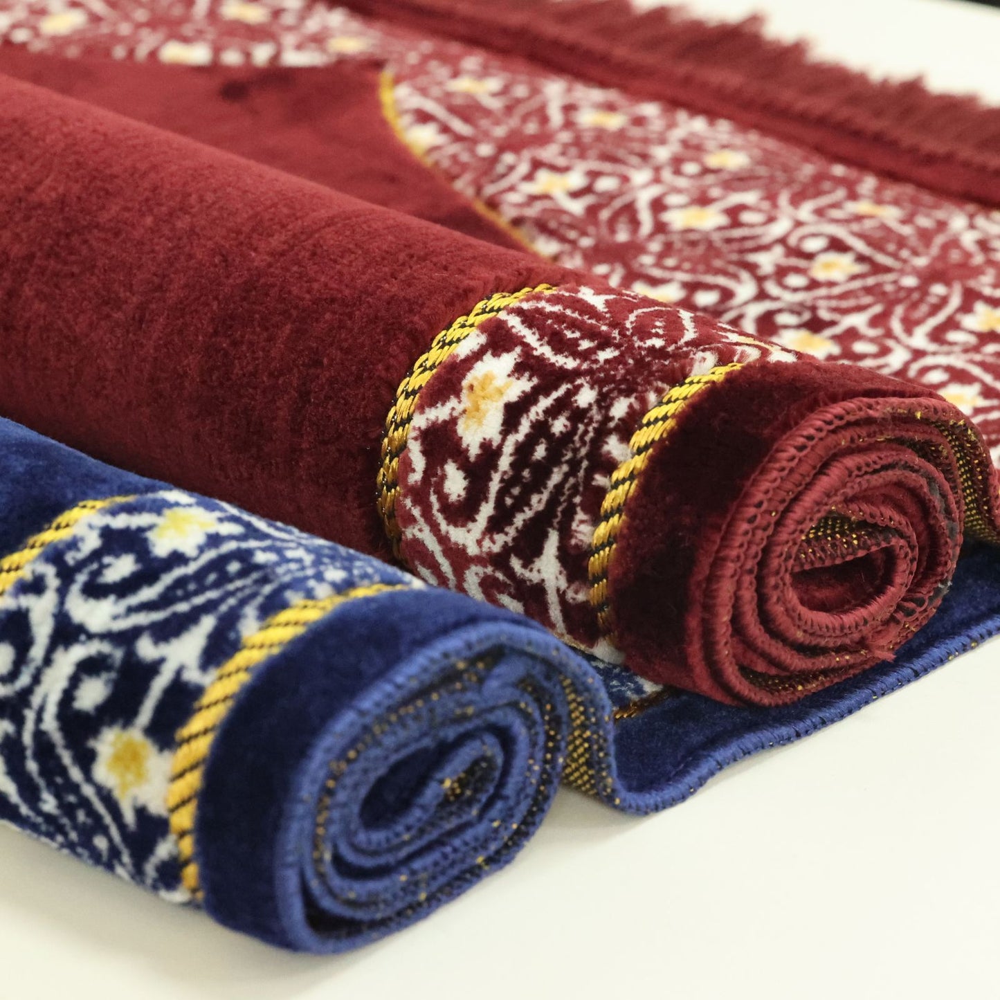 Basic Pakistani Muslim Prayer Rug