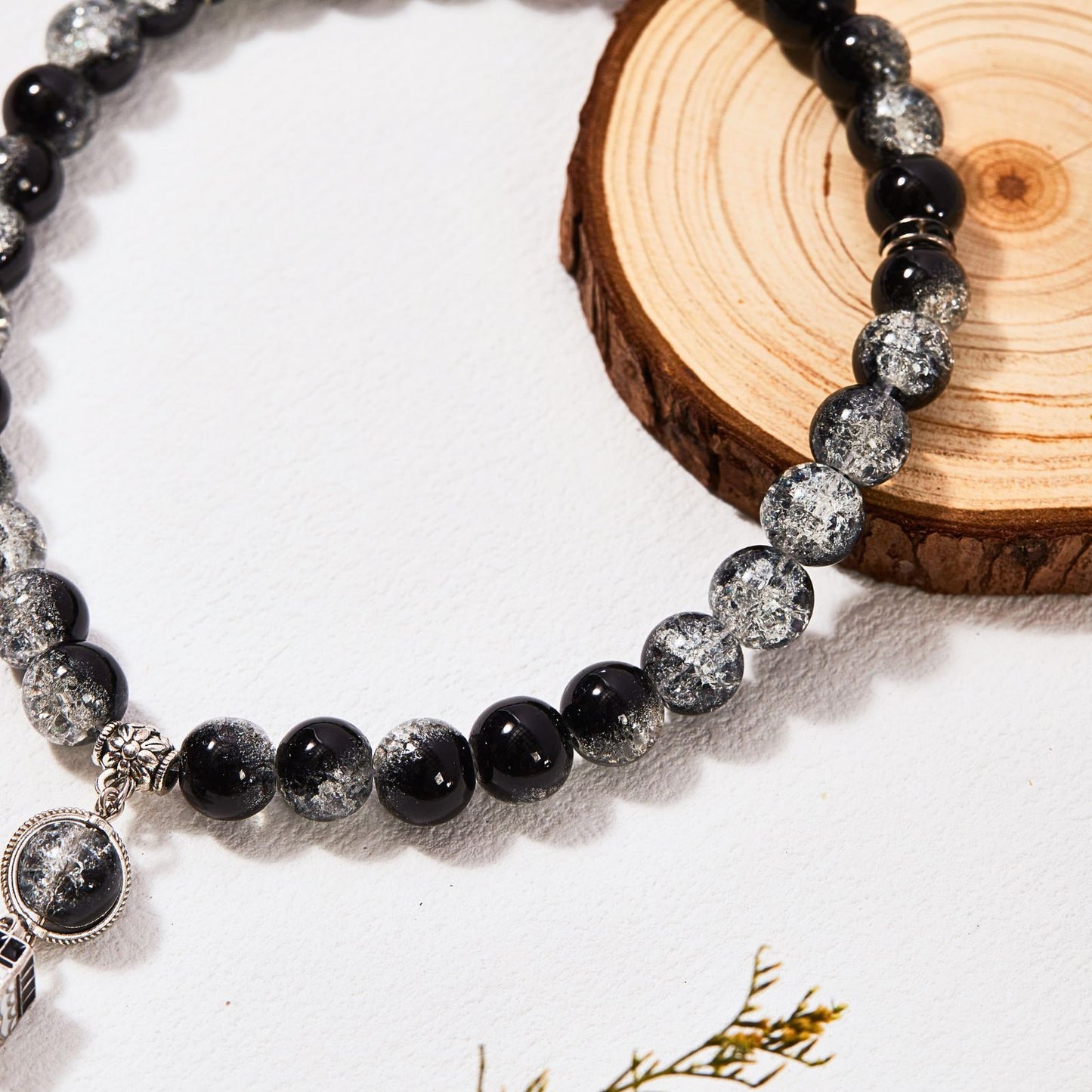 Crack Glass With Tassel–Tasbih Misbaha