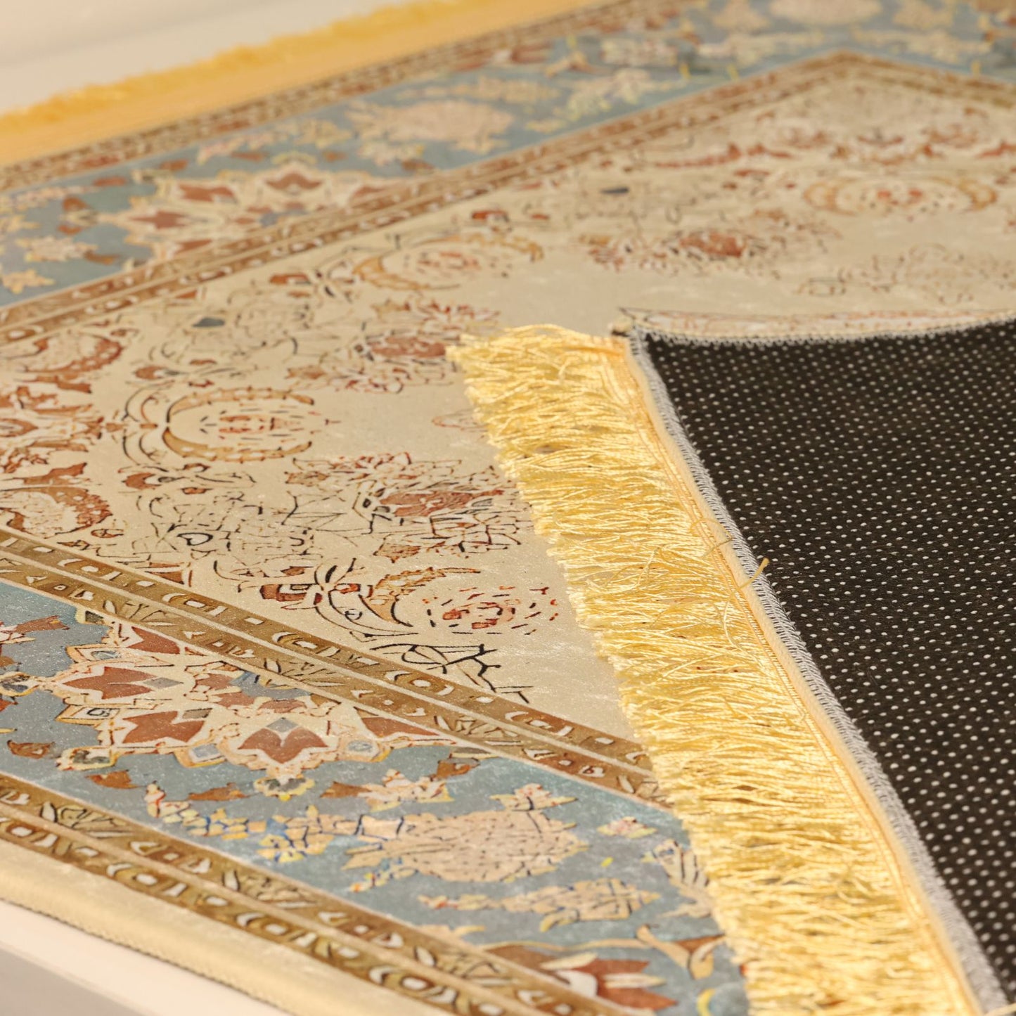 Shiny Persian Pattern Muslin Prayer Rug